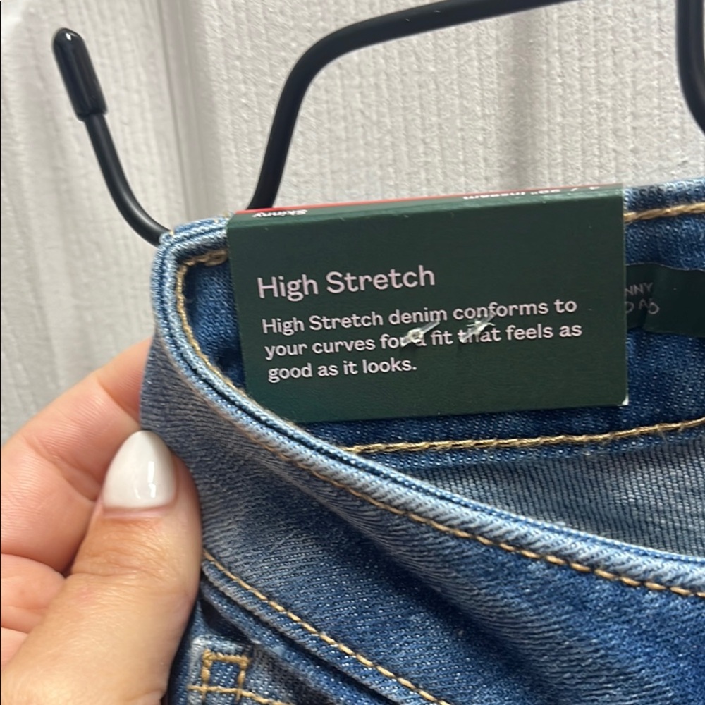 Universal Thread High Rise Blue Jeans - Picture 5 of 6